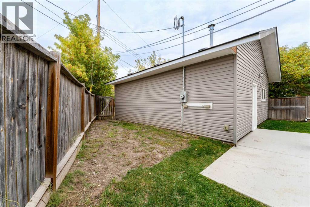 1135 Penrith Crescent Se Property Photo 44