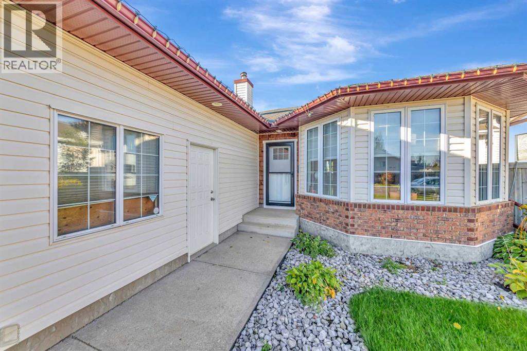 6501 39 Street Property Photo 2