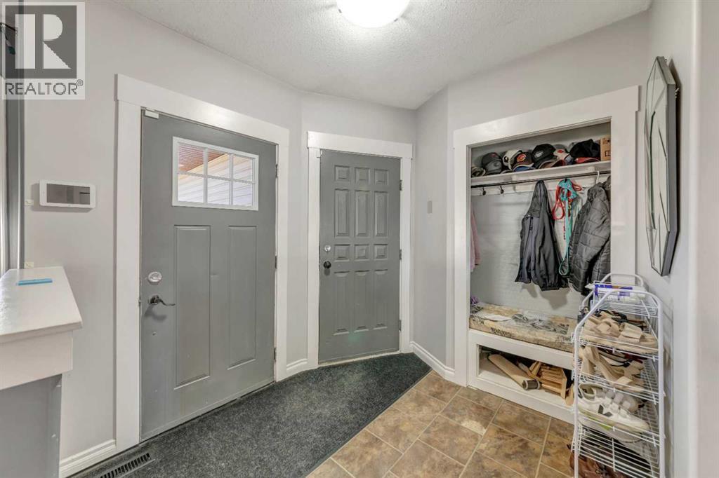 6501 39 Street Property Photo 3