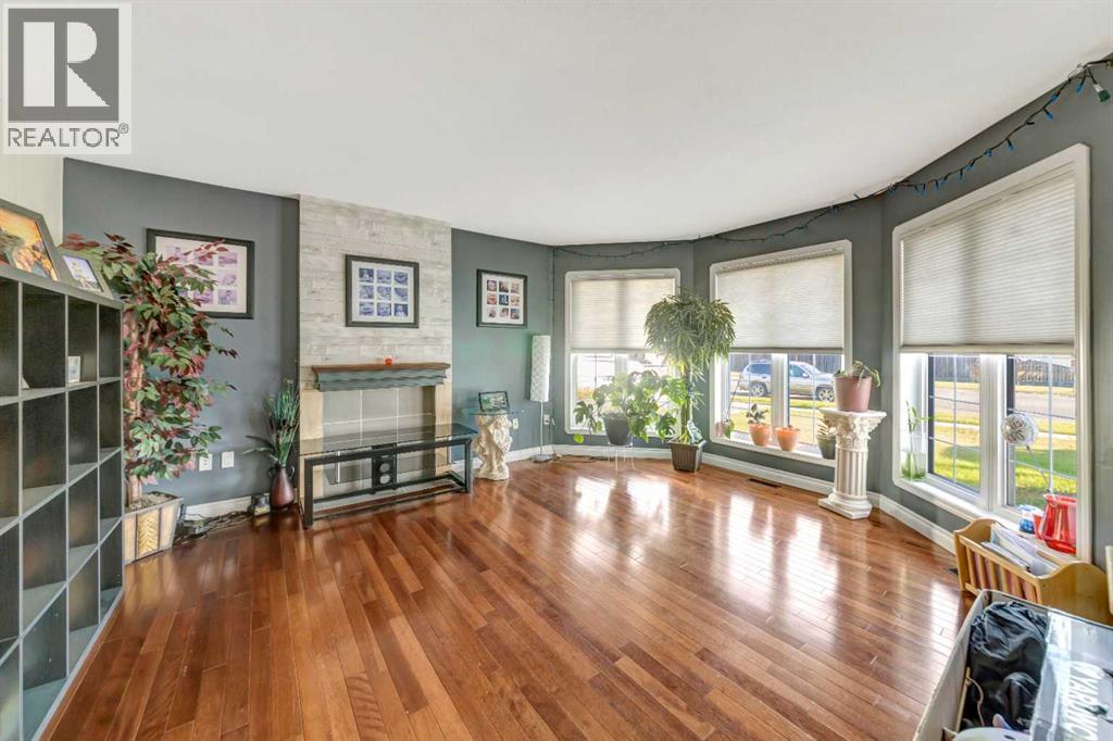6501 39 Street Property Photo 5