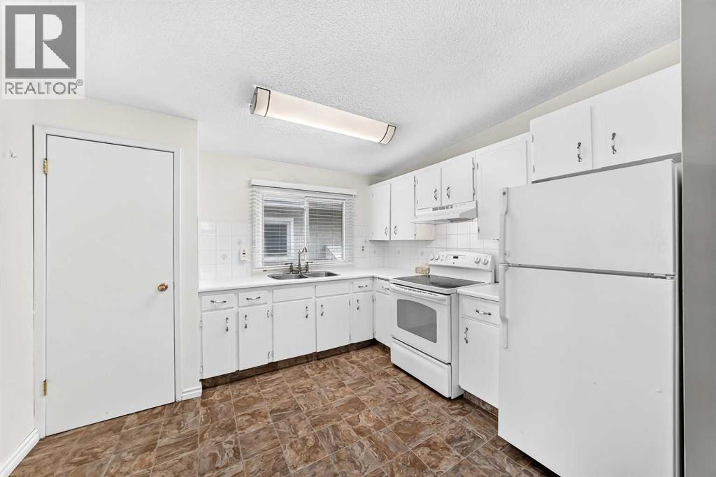 7409 37 Avenue Nw Property Photo 12