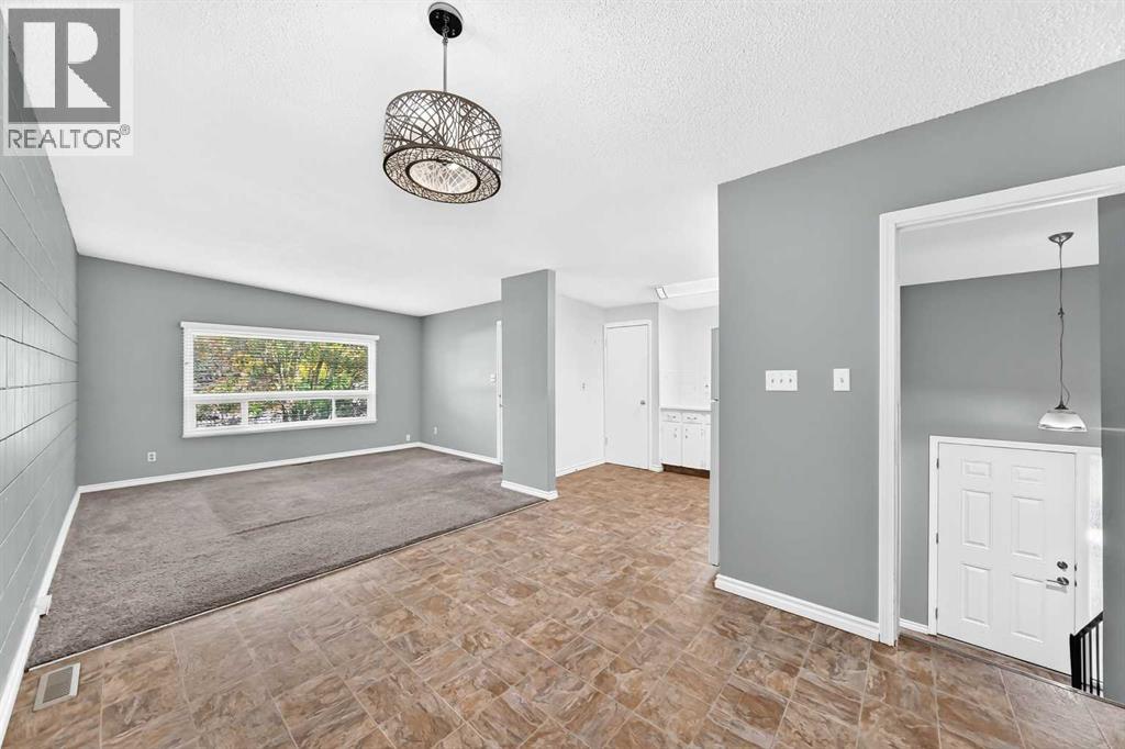 7409 37 Avenue Nw Property Photo 16