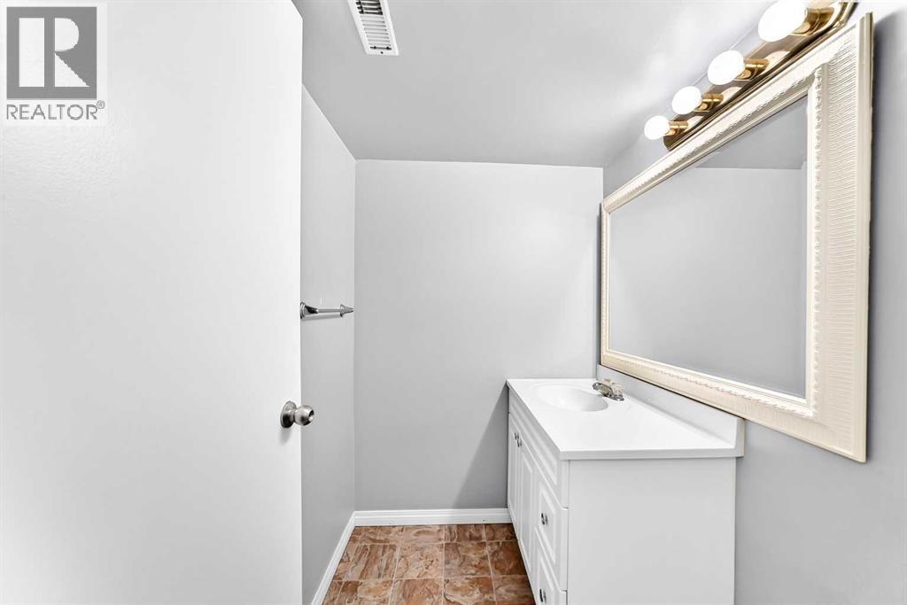 7409 37 Avenue Nw Property Photo 30