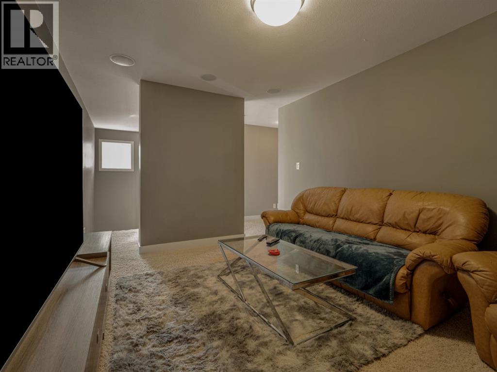 1569 Coalbanks Boulevard W Property Photo 24