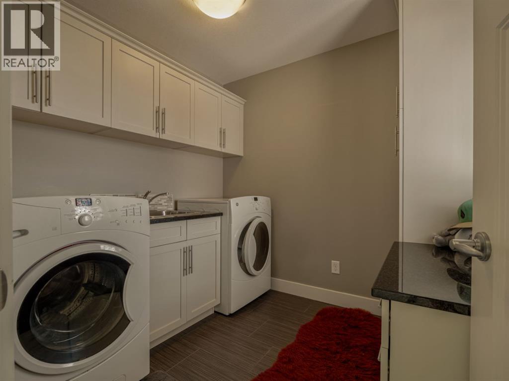 1569 Coalbanks Boulevard W Property Photo 25