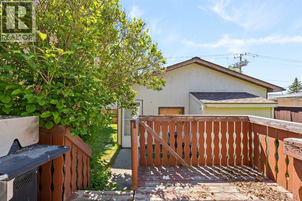 4739 Rundlewood Road Ne Property Photo 2