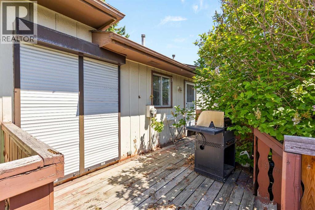4739 Rundlewood Road Ne Property Photo 3