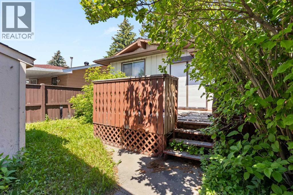 4739 Rundlewood Road Ne Property Photo 4