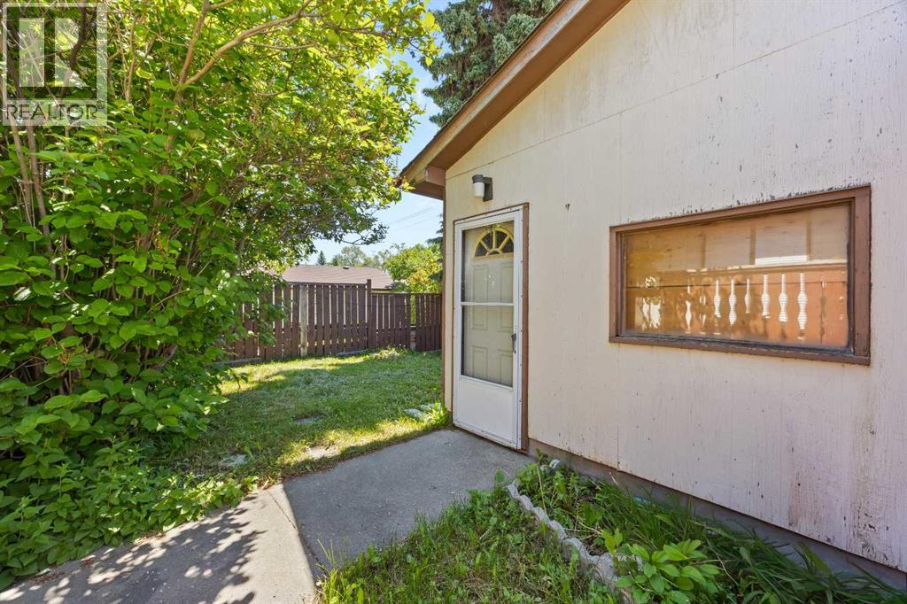4739 Rundlewood Road Ne Property Photo 5