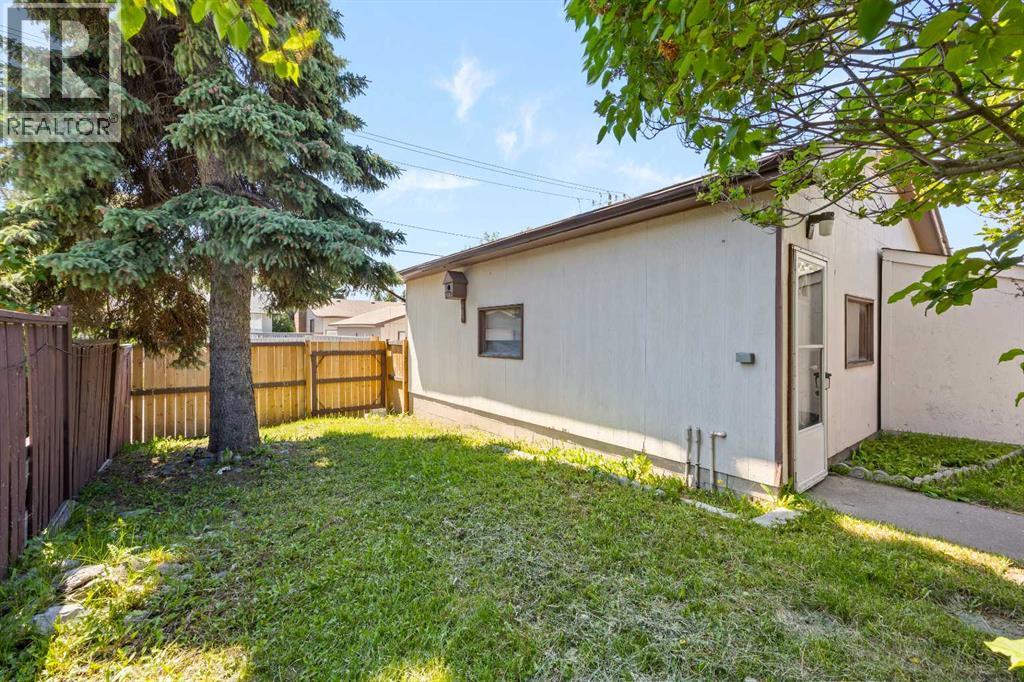 4739 Rundlewood Road Ne Property Photo 6