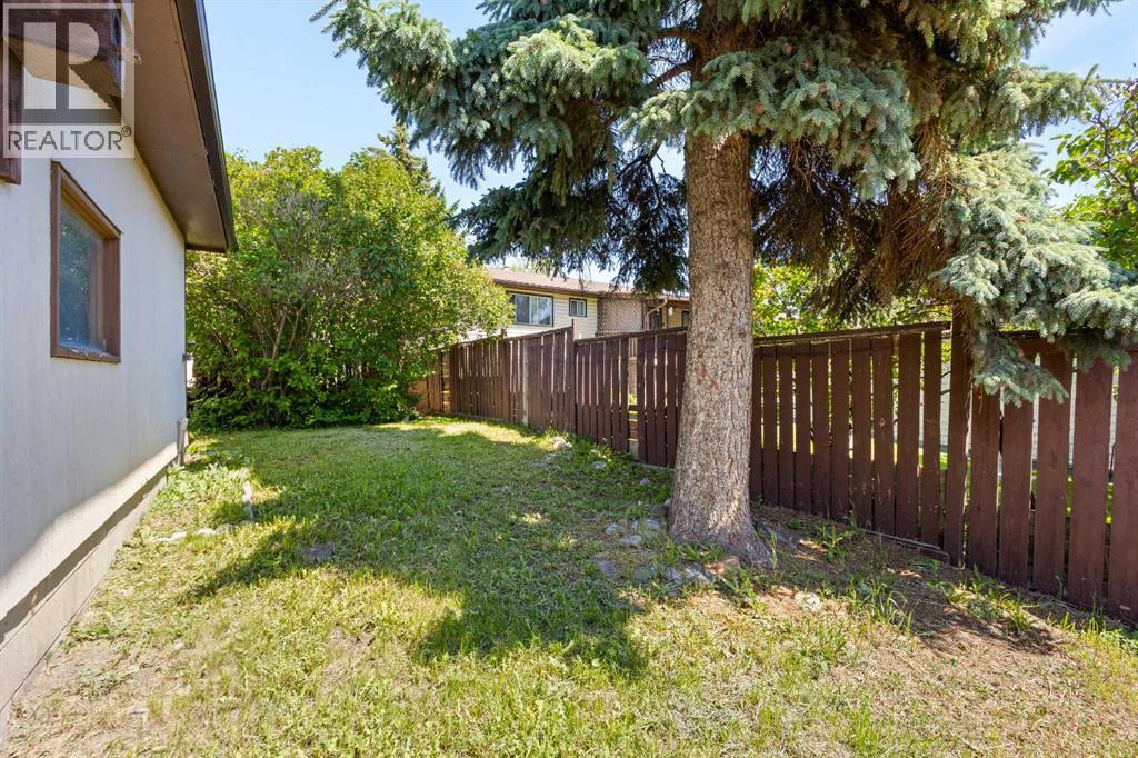 4739 Rundlewood Road Ne Property Photo 7