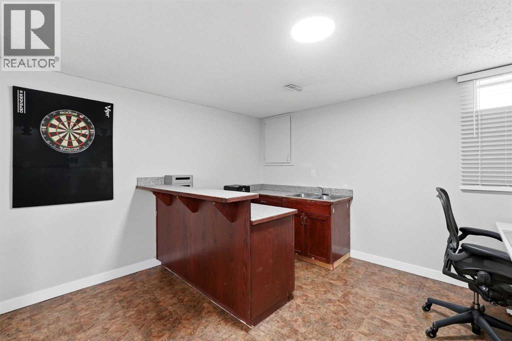 25 Clark Crescent Property Photo 16