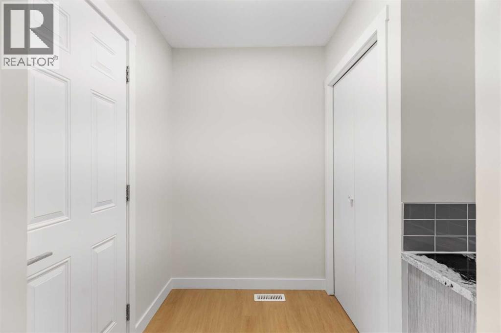 907 / 909 16 Street Ne Property Photo 8