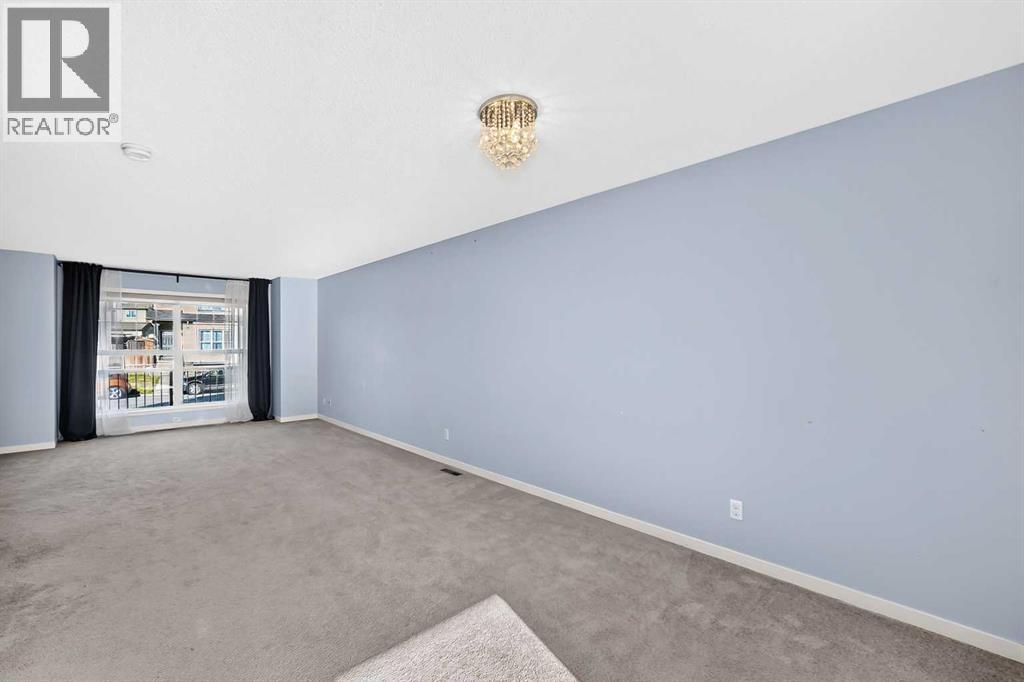 256 Autumn Green Se Property Photo 11