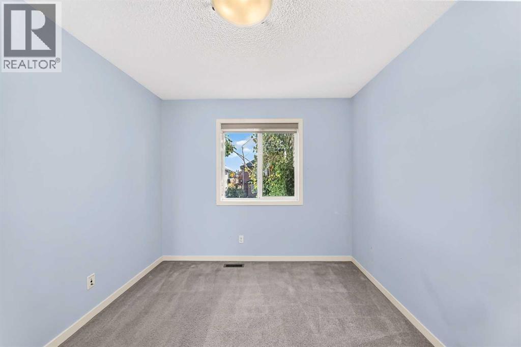 256 Autumn Green Se Property Photo 32