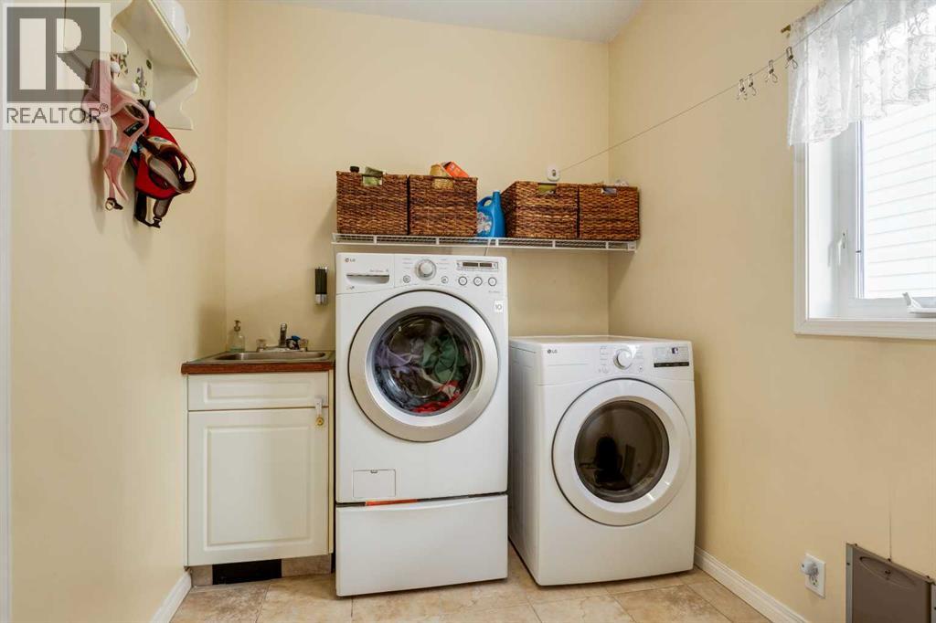 142 Springbank Crescent Sw Property Photo 16