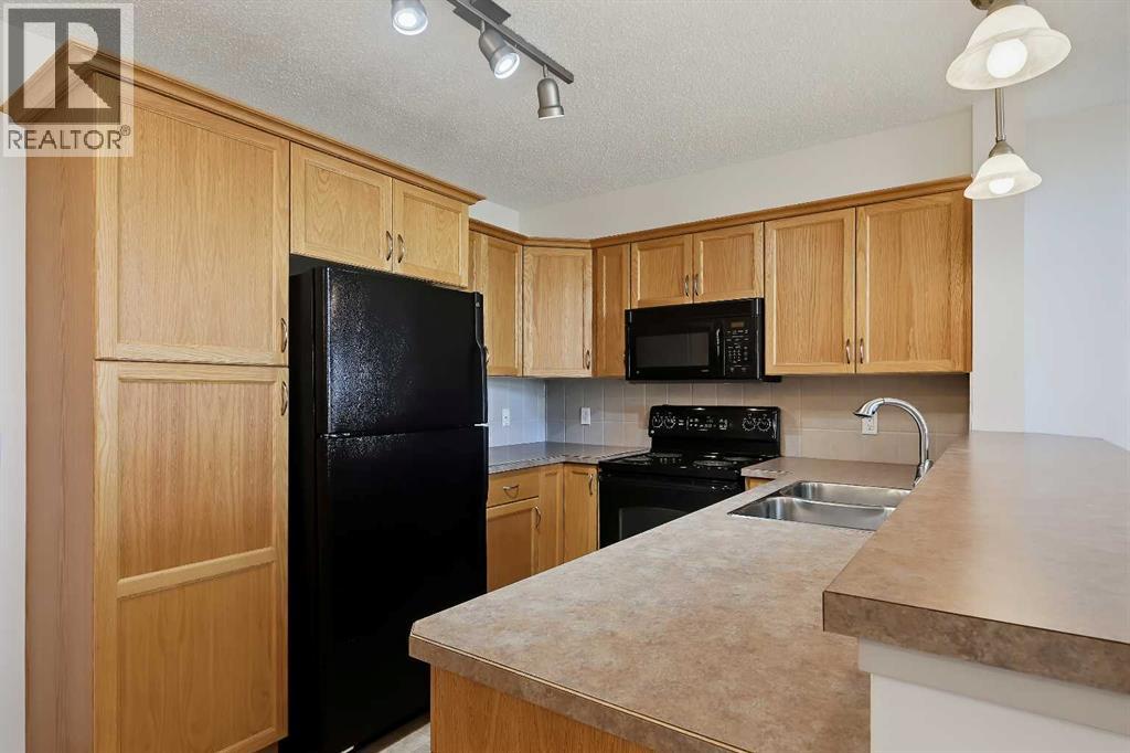 380 Marina Drive Property Photo 2
