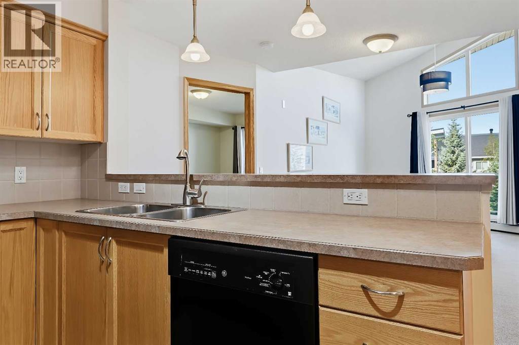 380 Marina Drive Property Photo 4