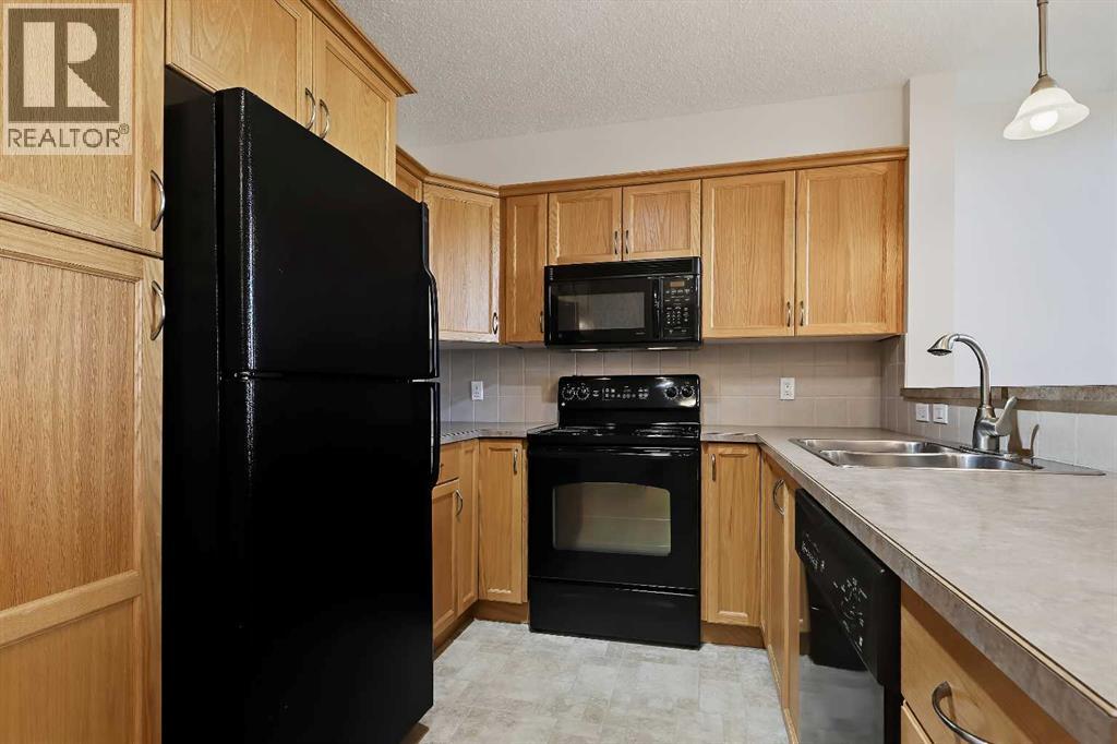 380 Marina Drive Property Photo 5