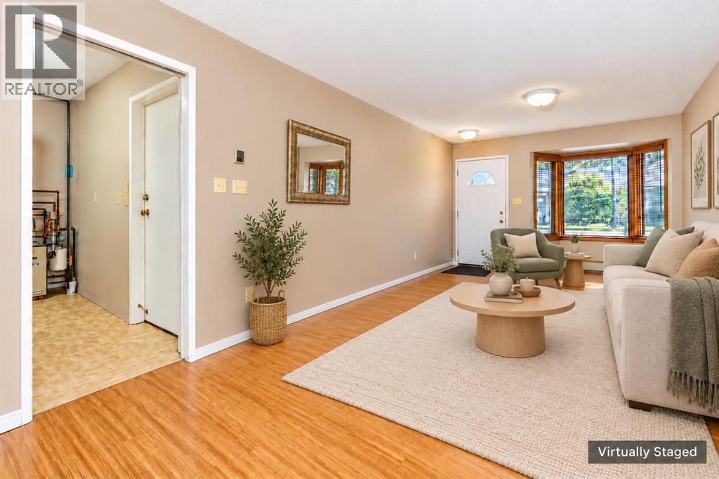 4240 46a Ave Crescent Property Photo 5