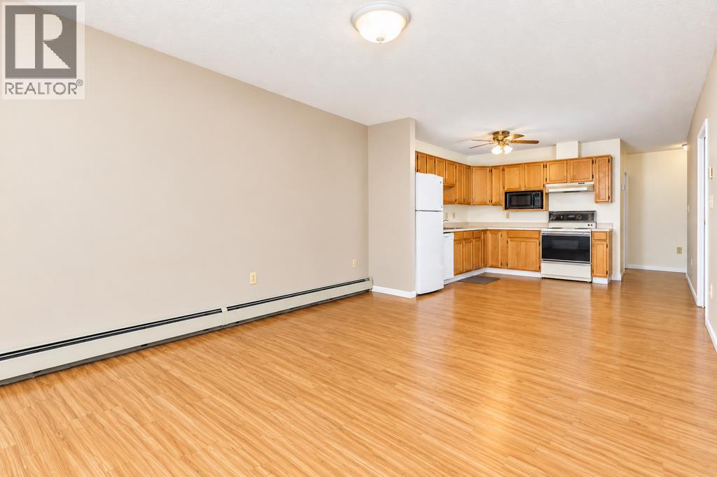 4240 46a Ave Crescent Property Photo 6