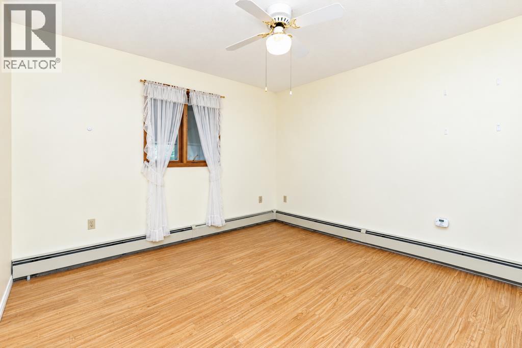 4240 46a Ave Crescent Property Photo 13