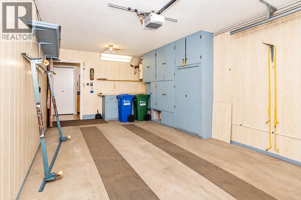 4240 46a Ave Crescent Property Photo 23