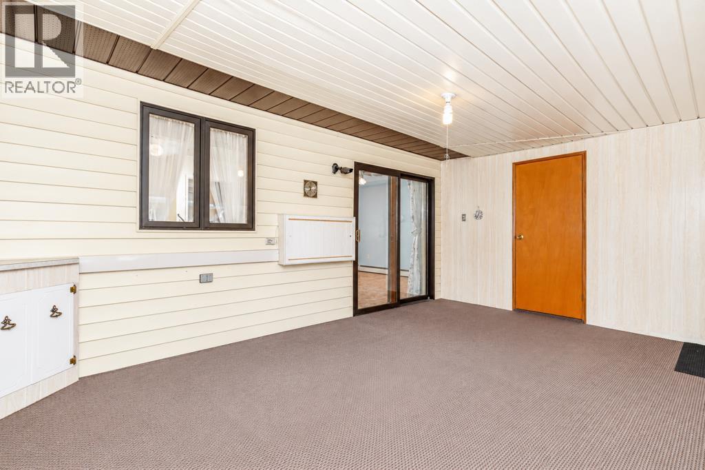 4240 46a Ave Crescent Property Photo 25