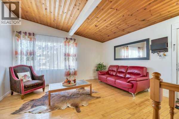 3103a 38 Street Sw Property Photo 6