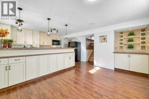 3103a 38 Street Sw Property Photo 10