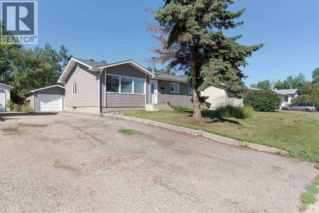32 Moberly Crescent Property Photo 2