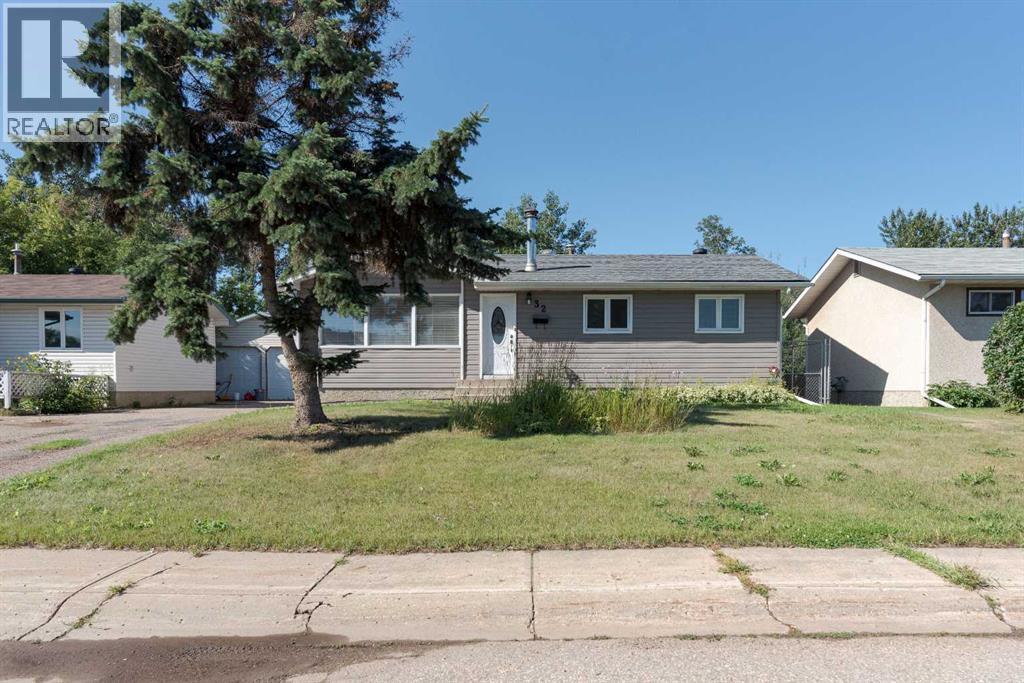 32 Moberly Crescent Property Photo 3