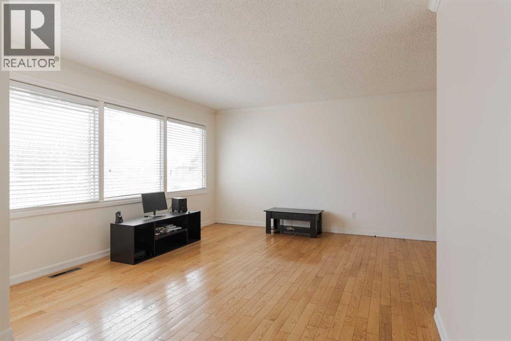 32 Moberly Crescent Property Photo 10