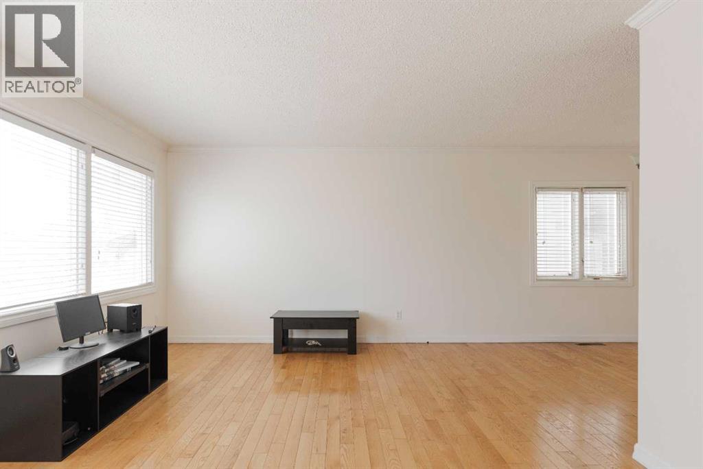 32 Moberly Crescent Property Photo 11