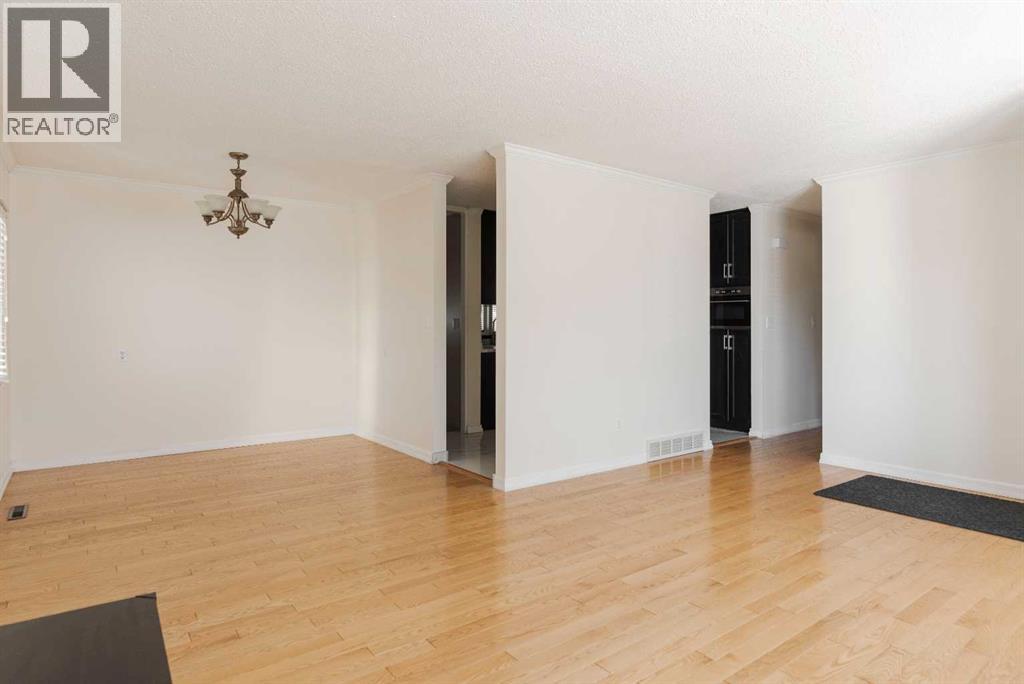 32 Moberly Crescent Property Photo 13