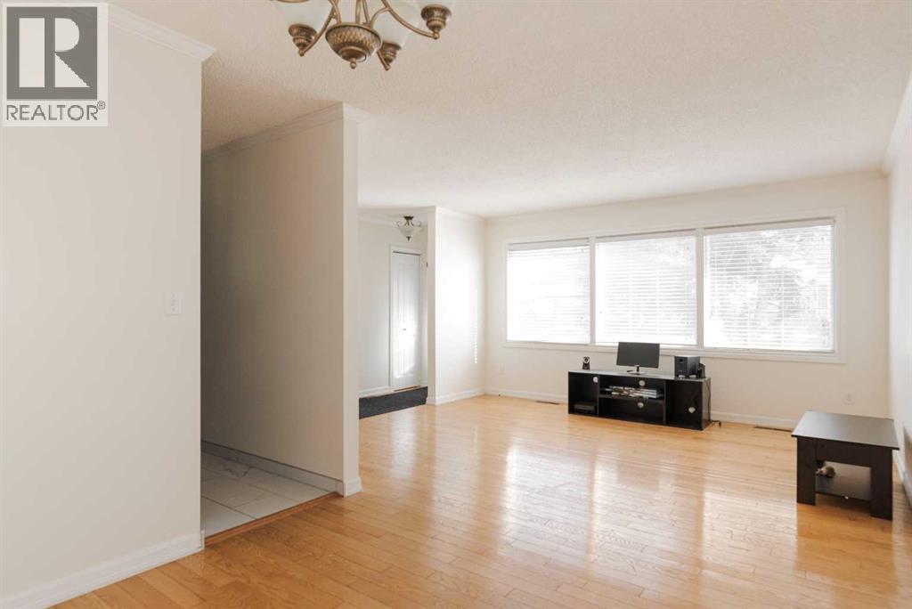 32 Moberly Crescent Property Photo 15