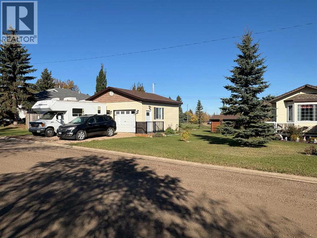 5220 48 Avenue Property Photo 3