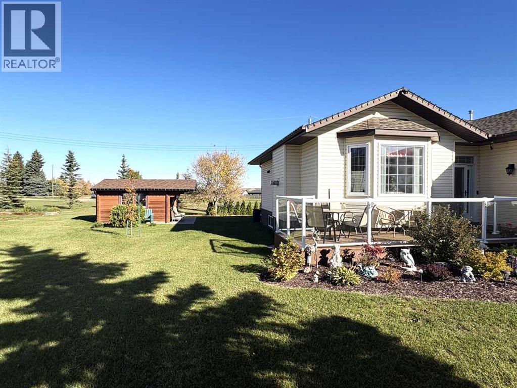 5220 48 Avenue Property Photo 5