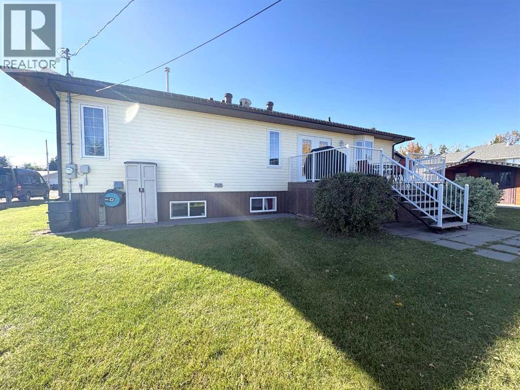 5220 48 Avenue Property Photo 10