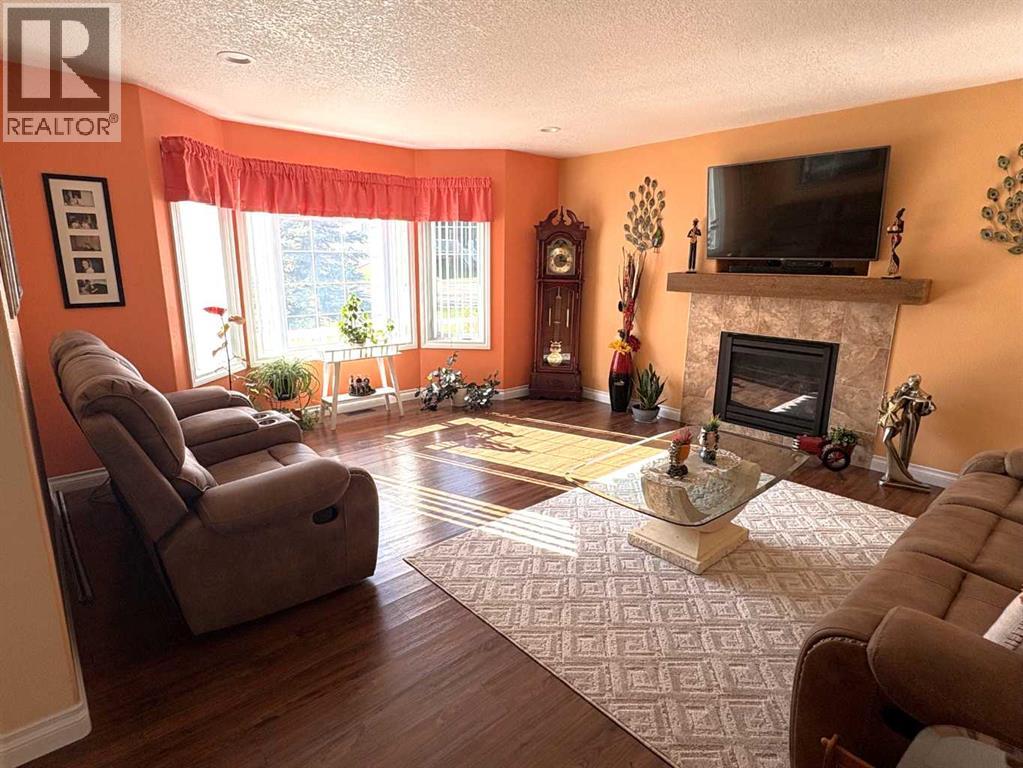 5220 48 Avenue Property Photo 11