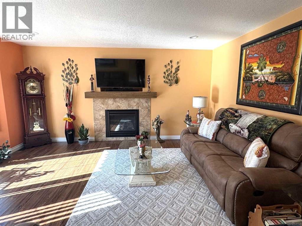 5220 48 Avenue Property Photo 12