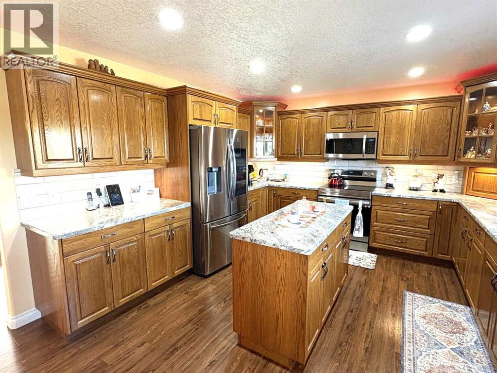 5220 48 Avenue Property Photo 14