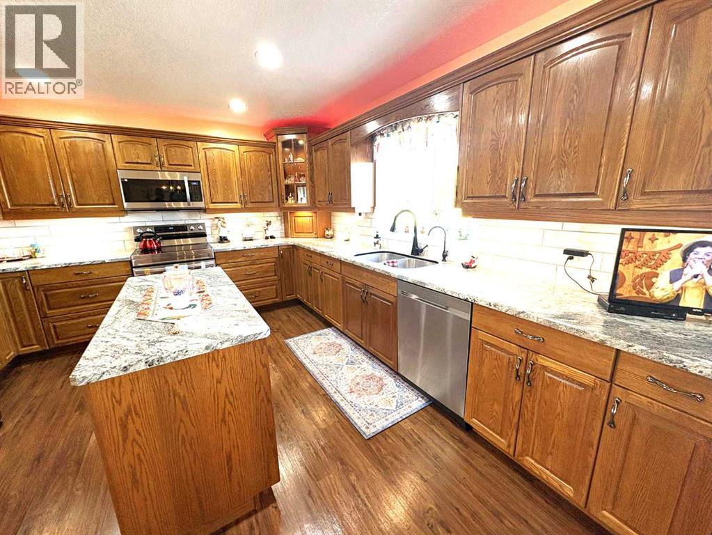 5220 48 Avenue Property Photo 16