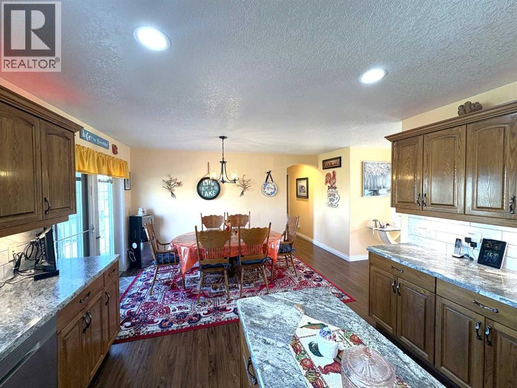 5220 48 Avenue Property Photo 17