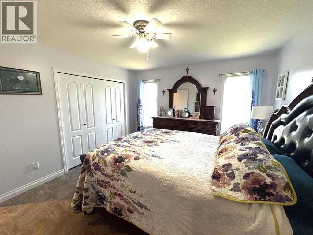 5220 48 Avenue Property Photo 20