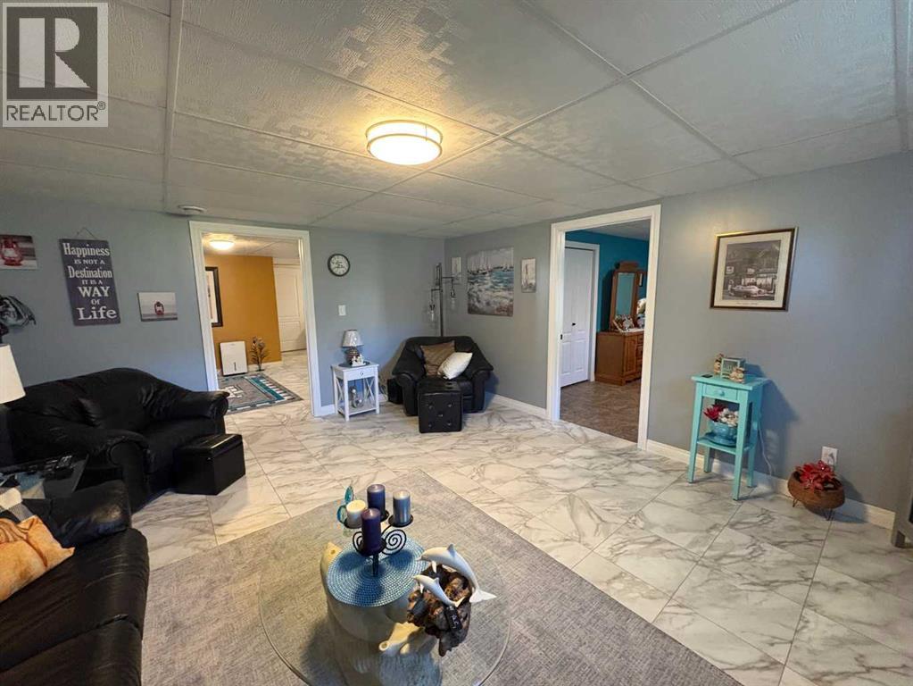 5220 48 Avenue Property Photo 26