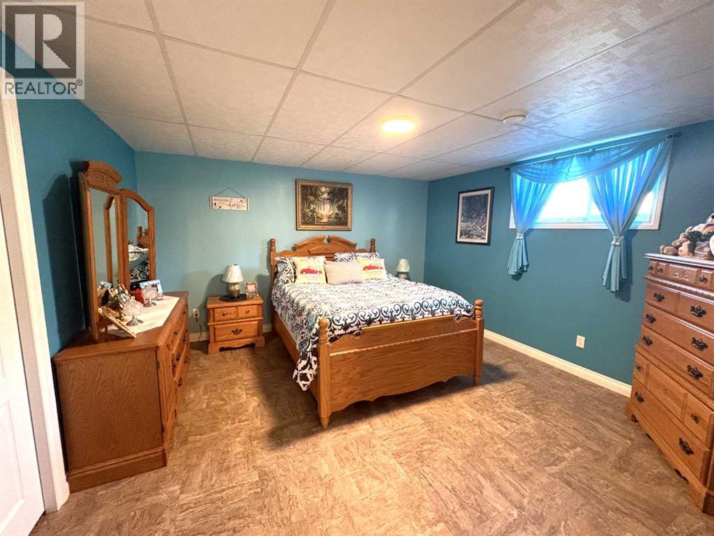 5220 48 Avenue Property Photo 28