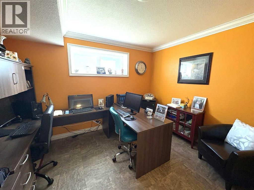 5220 48 Avenue Property Photo 30