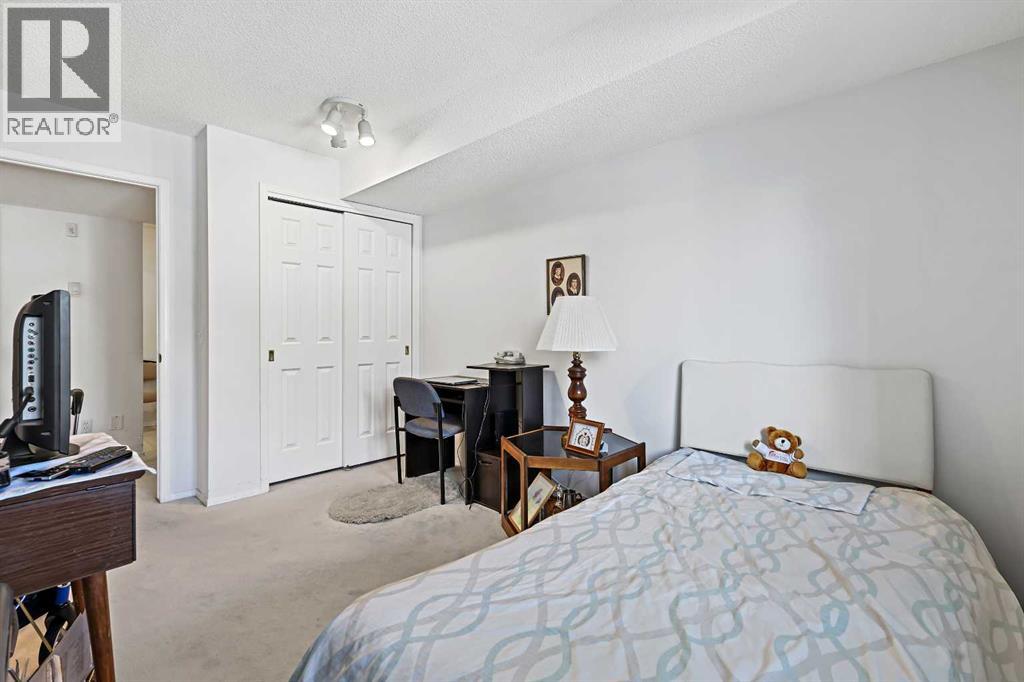 1206 Sienna Park Green Sw Property Photo 16