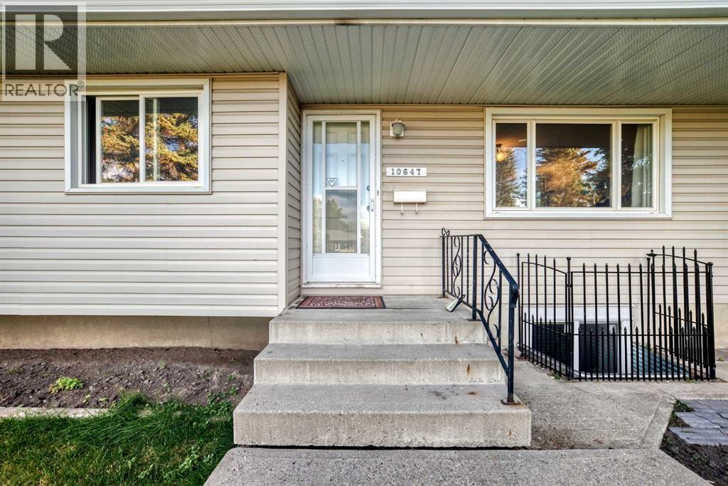 10647 Shillington Crescent Sw Property Photo 2